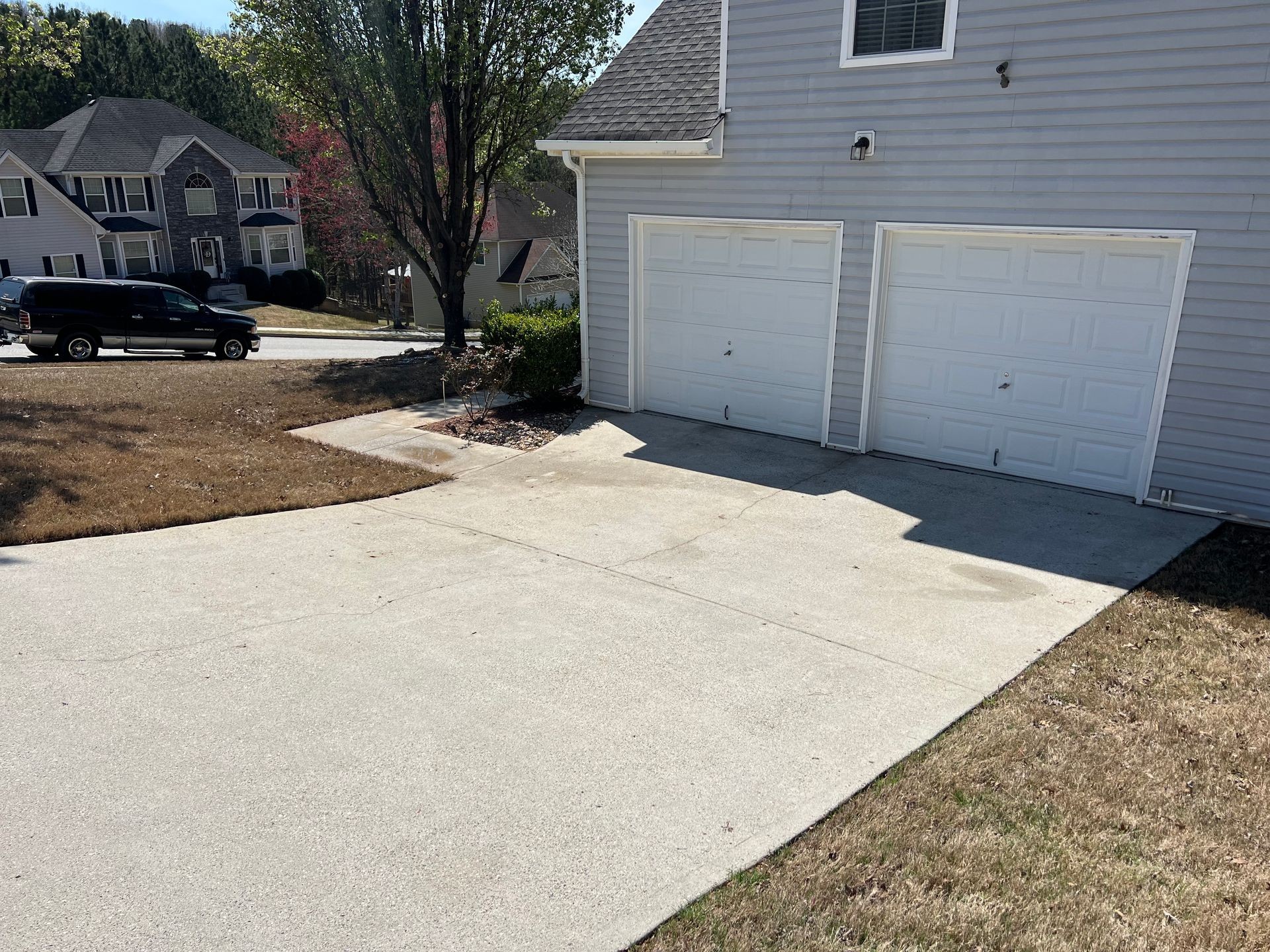 Driveway and Sidewalk Cleaning